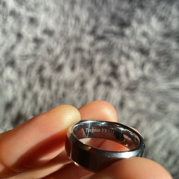 NEW! SUBTABLES Men’s size 10 tungsten ring! - Picture 3 of 6